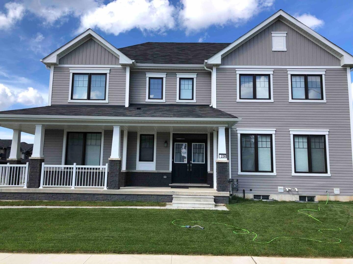Large 5 Bedroom Newly Built Home Sleeps 12 Persons Thorold Екстериор снимка